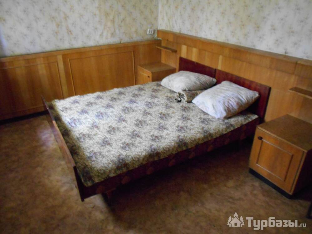 Кирпичные коттеджи (2-х, 3-х и 4-х местные комнаты)