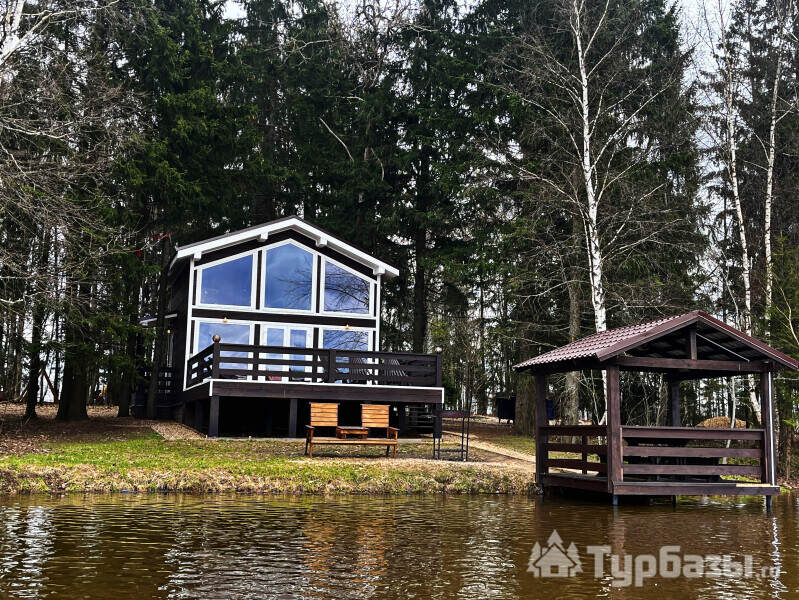 Дом у воды 2-х этажный